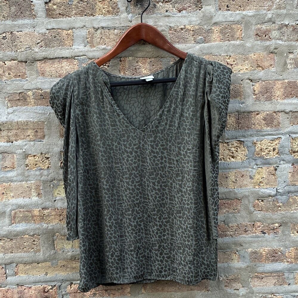 A New Day Womens Green Animal Print V-Neck Ruffle 3/4 Sleeve Blouse M